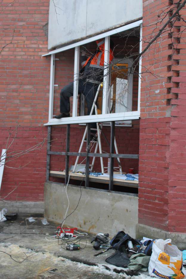 строительство балкона с ноля установка оконных проемов